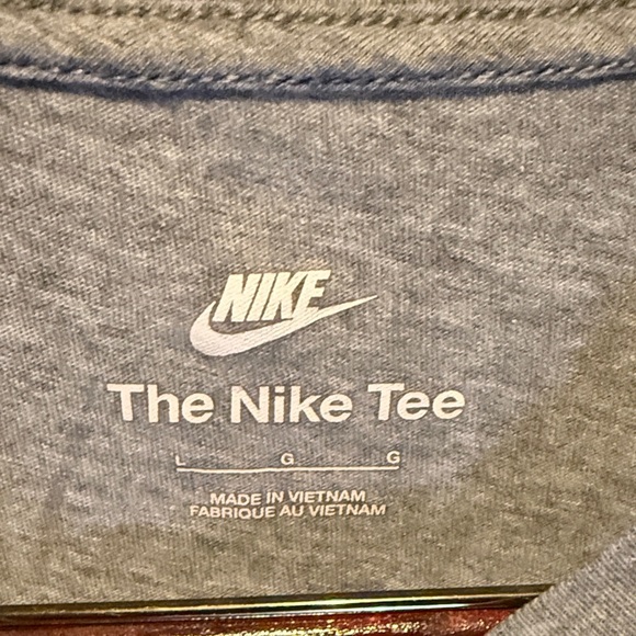Nike Men's Heather Gray Short Sleeve Tee - Picture 2 of 5
